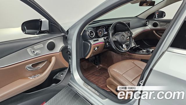 Mercedes-Benz E-Class 2017 — photo 13
