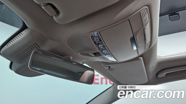Mercedes-Benz E-Class 2017 — photo 22