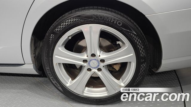 Mercedes-Benz E-Class 2017 — photo 7