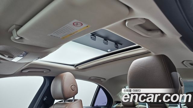Mercedes-Benz E-Class 2017 — photo 30