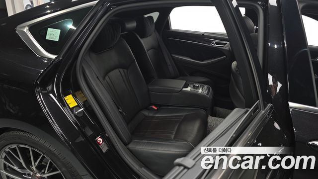 Genesis G80 2019 — photo 18