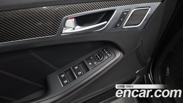 Genesis G80 2019 — photo 30