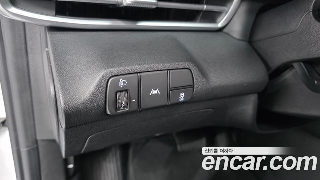 Hyundai AVANTE 2021 — photo 17