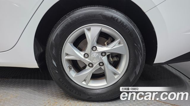 Hyundai AVANTE 2021 — photo 7