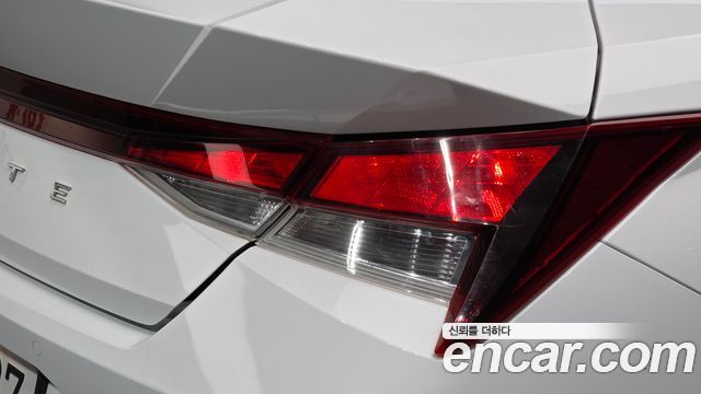 Hyundai AVANTE 2021 — photo 9