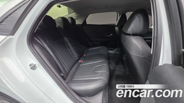 Hyundai AVANTE 2021 — photo 28