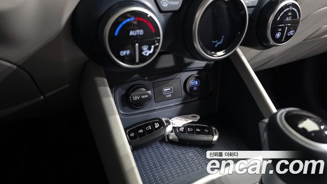 Hyundai Venue 2021 — photo 27