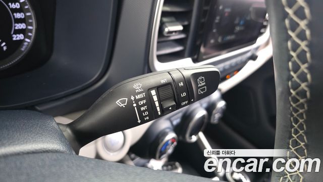 Hyundai Venue 2021 — photo 28