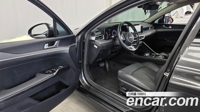 Kia K5 2023 — photo 10