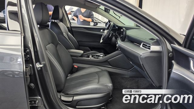 Kia K5 2023 — photo 11