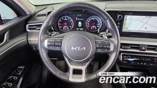 Kia K5 2023 — photo 13