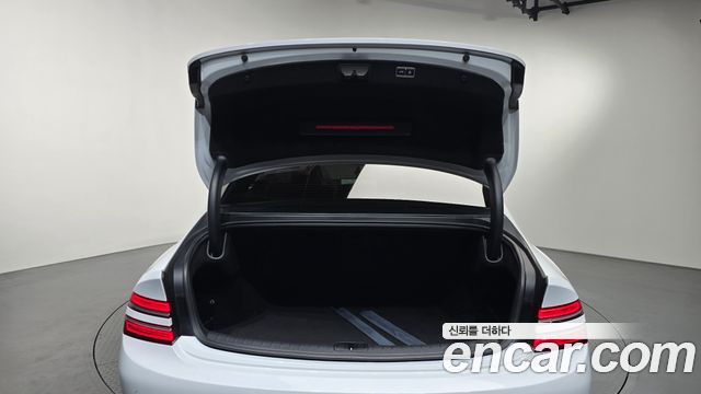 Genesis G80 2022 — photo 23
