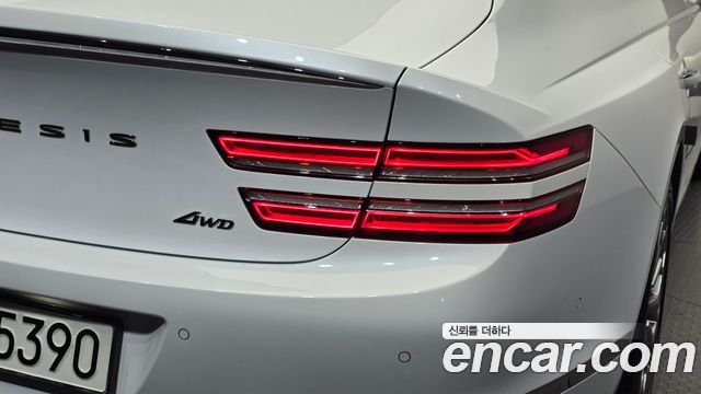 Genesis G80 2022 — photo 9