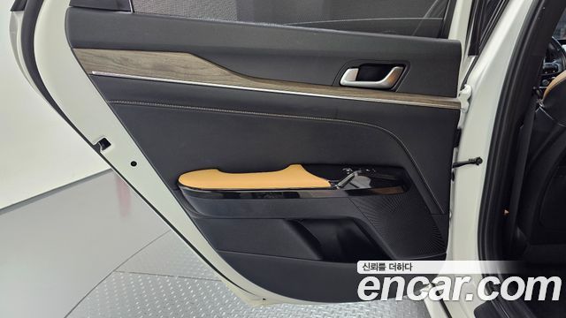 Kia K5 2023 — photo 15