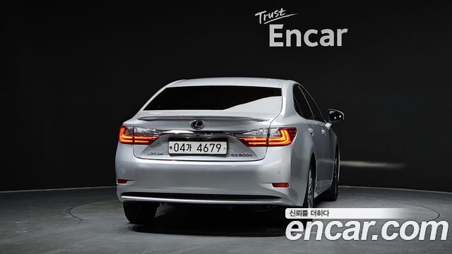 Lexus ES 2017 — photo 4