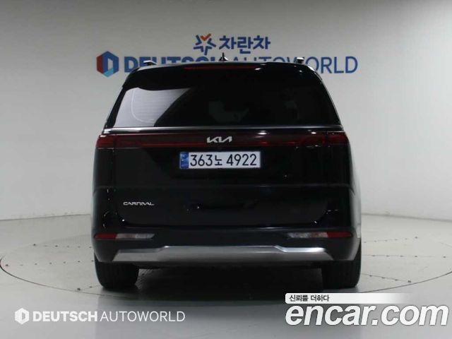 Kia Canival 2023 — photo 4