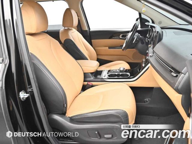 Kia Canival 2023 — photo 10