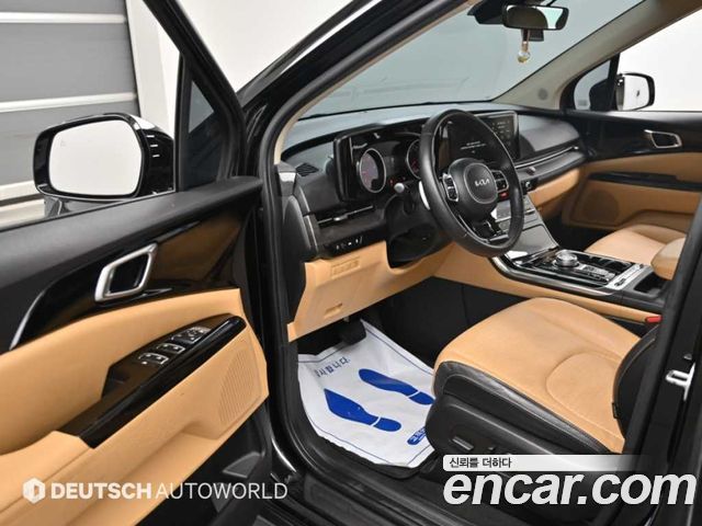 Kia Canival 2023 — photo 11