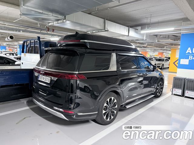 Kia Canival 2023 — photo 4