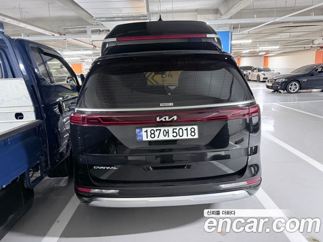 Kia Canival 2023 — photo 5