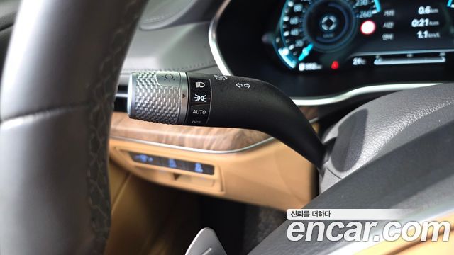 Genesis G80 2022 — photo 27