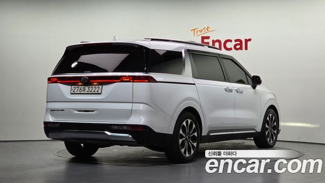 Kia Canival 2021 — photo 2