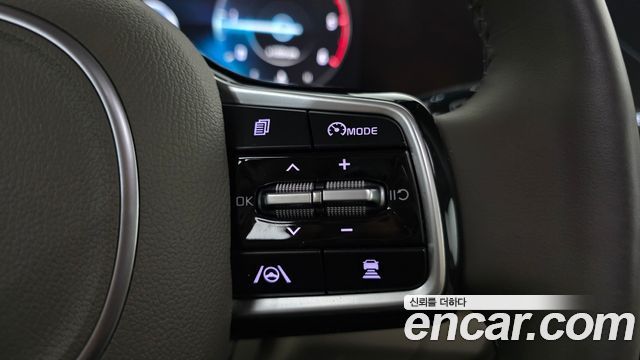 Kia Canival 2021 — photo 22