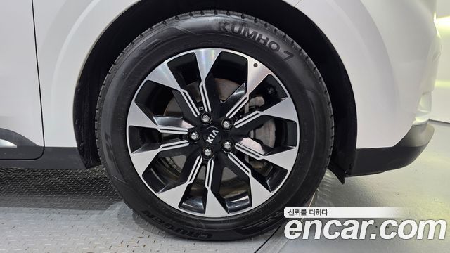 Kia Canival 2021 — photo 7