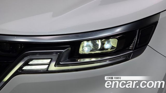 Kia Canival 2021 — photo 8