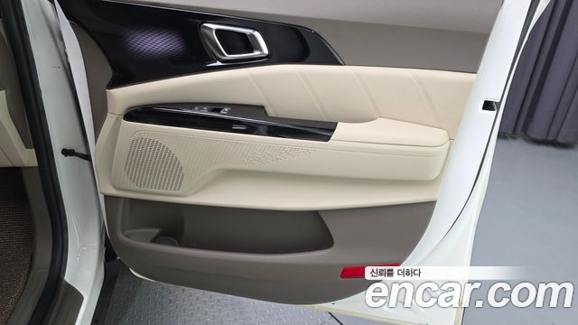 Kia Canival 2021 — photo 15