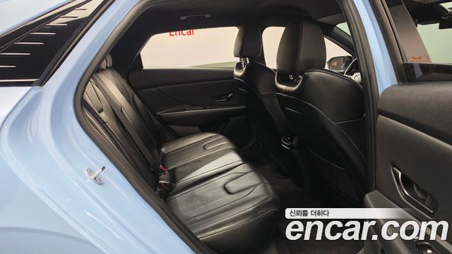 Hyundai AVANTE 2023 — photo 17