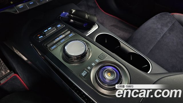 Genesis GV70 2023 — photo 12
