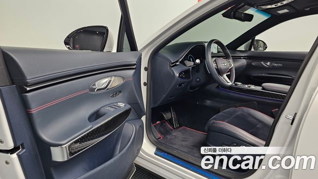 Genesis GV70 2023 — photo 13