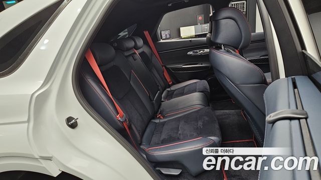 Genesis GV70 2023 — photo 17