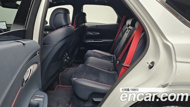 Genesis GV70 2023 — photo 18