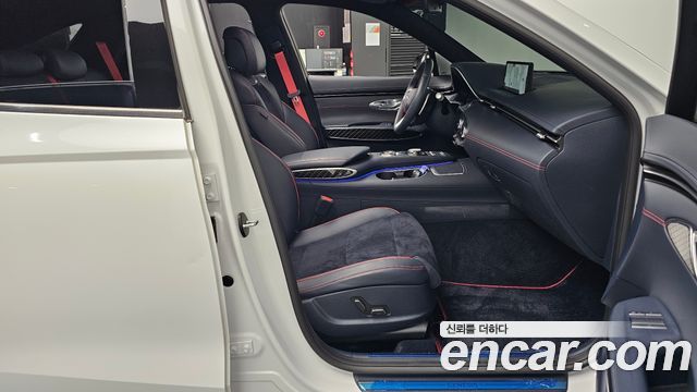 Genesis GV70 2023 — photo 16