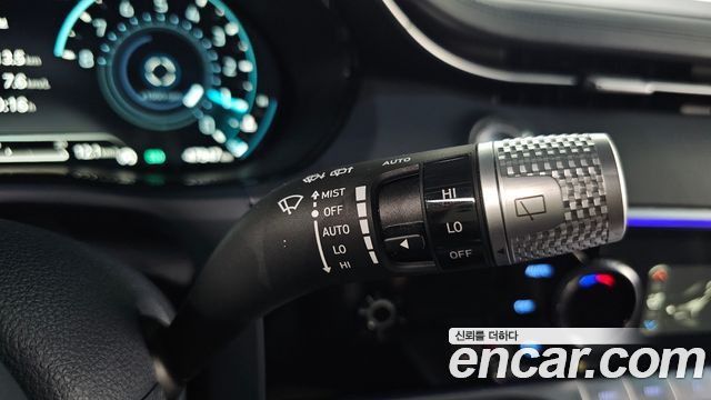 Genesis GV70 2023 — photo 27