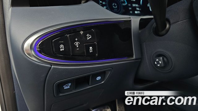 Genesis GV70 2023 — photo 29