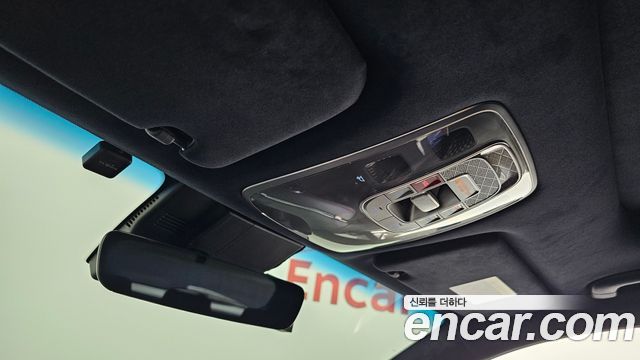 Genesis GV70 2023 — photo 36