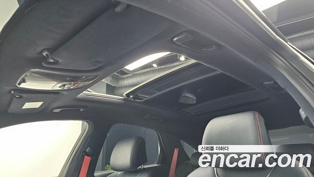 Genesis GV70 2023 — photo 37