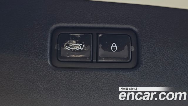 Genesis GV70 2023 — photo 39