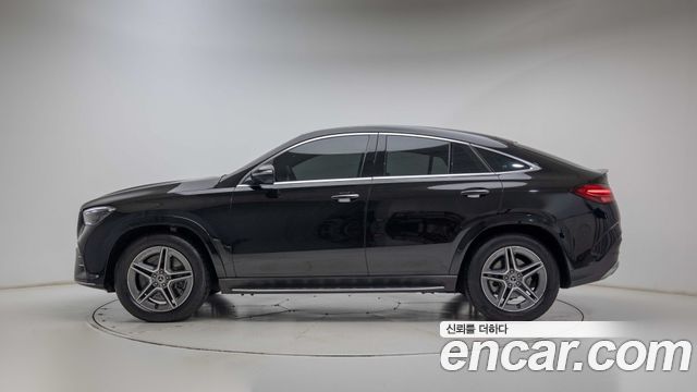 Mercedes-Benz GLE-Class 2026 — photo 8