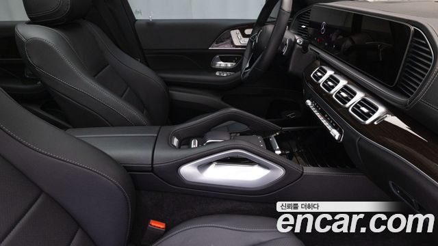 Mercedes-Benz GLE-Class 2026 — photo 13