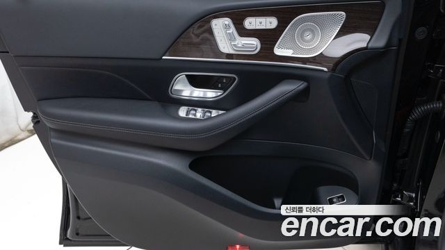 Mercedes-Benz GLE-Class 2026 — photo 16