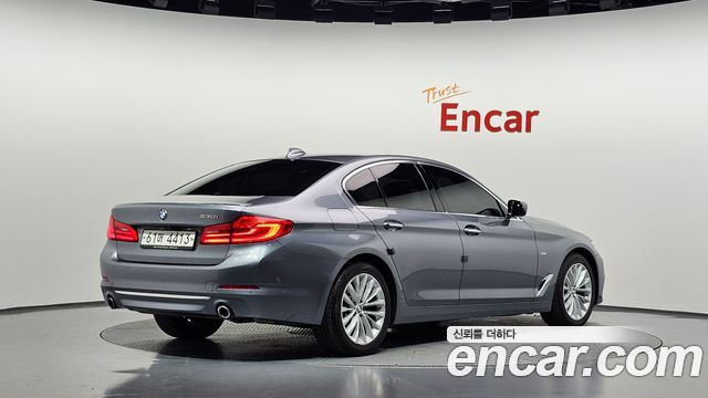 BMW 5-Series 2018 — photo 2