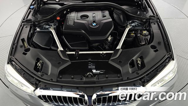 BMW 5-Series 2018 — photo 6