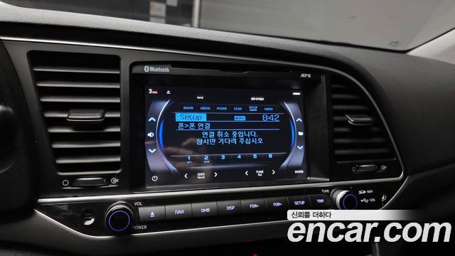 Hyundai AVANTE 2018 — photo 21