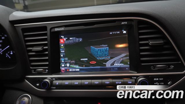 Hyundai AVANTE 2018 — photo 22