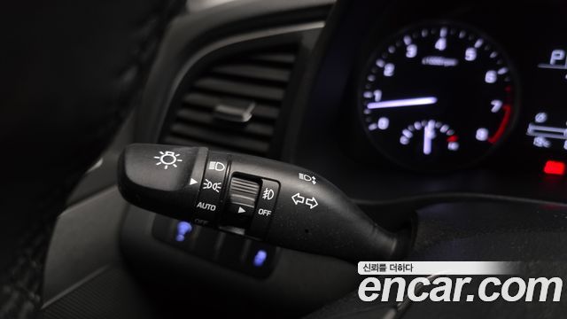Hyundai AVANTE 2018 — photo 25