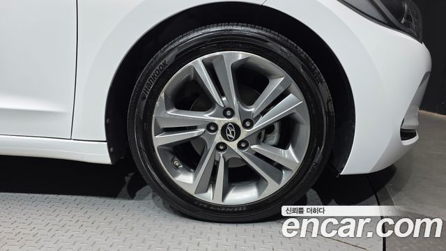 Hyundai AVANTE 2018 — photo 7